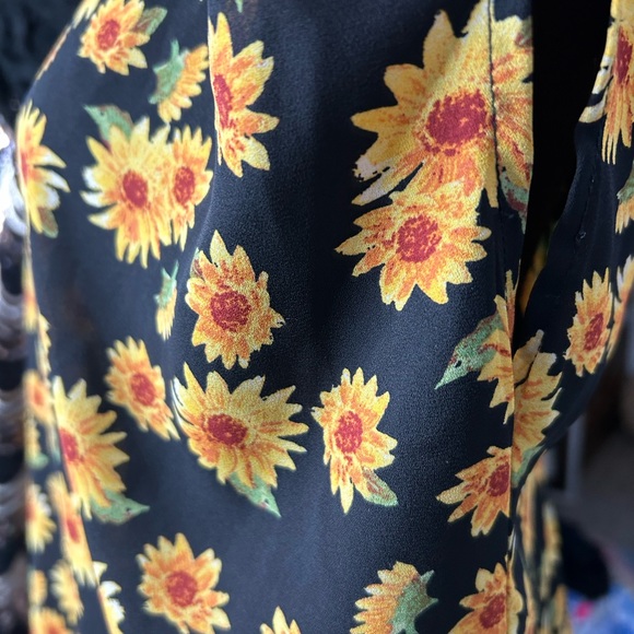 Sunflower blouse by Pleione- size medium - Picture 4 of 7